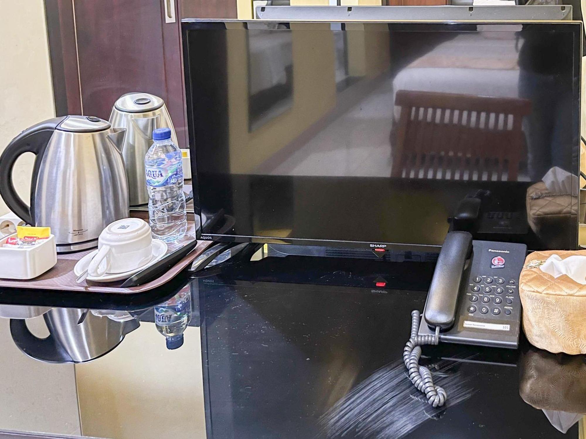 Kartika Hotel Syariah Pacitan Mitra Reddoorz Exterior foto